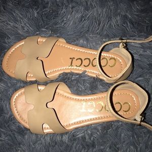 Women sandals
